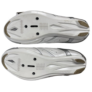 Giro Sante Women's Road Cycling Shoes White and Silver Bottom View with 3 Hook and Loop Closure Size 39 US | ScoutTech Outfitters Mississauga Store