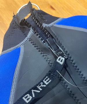 Nuevo traje de neopreno Bare Attack para mujer, 3/2 mm, talla 8