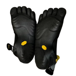 Vibram FiveFingers Women's Classic Running Shoes W108 Soles View in Black | ScoutTech Outfitters