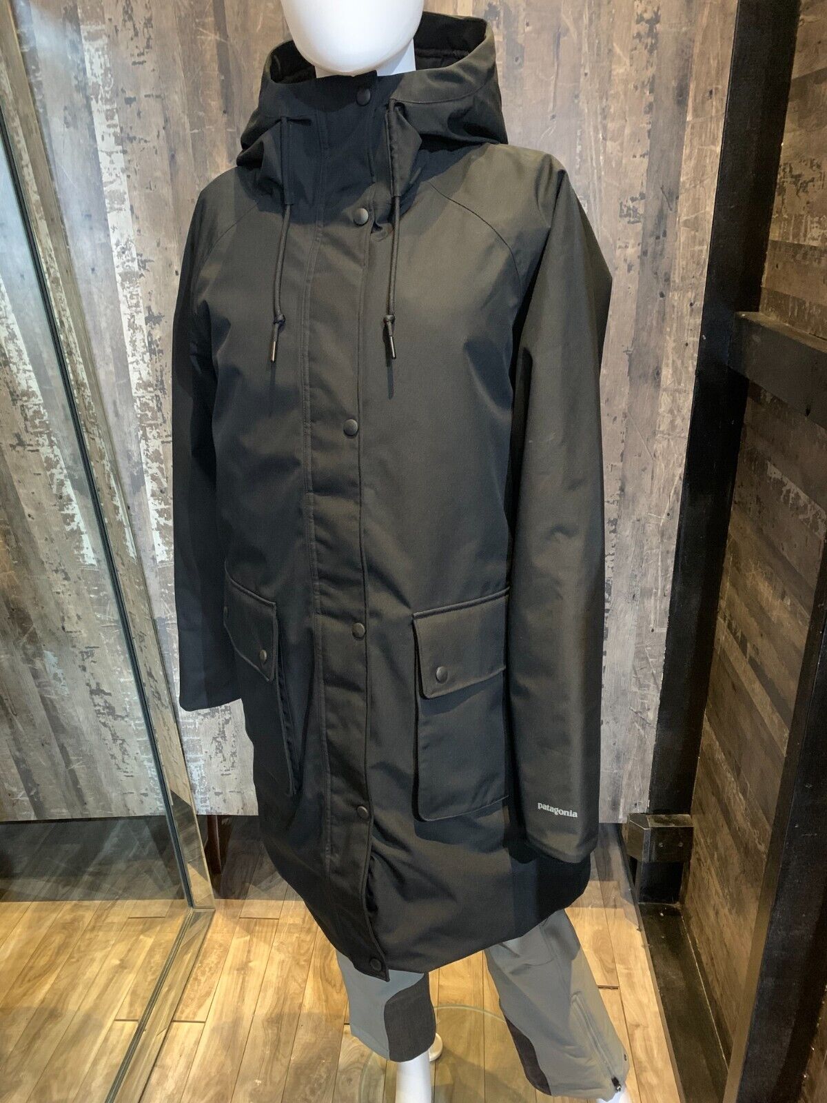 Patagonia Women's Great Falls Insulated Parka, Size XL - ScoutTech